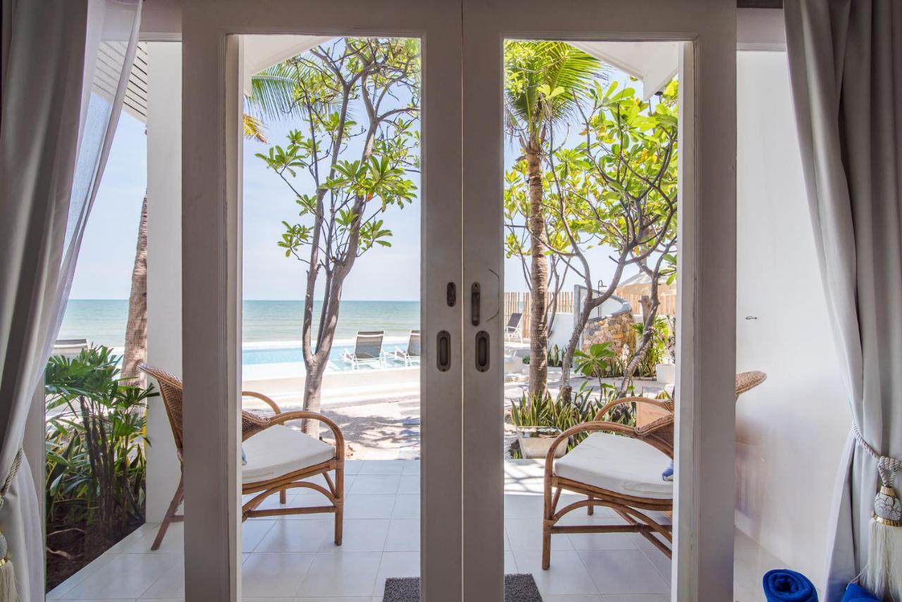 Baan Kangmung Hua Hin On The Beach Exterior photo
